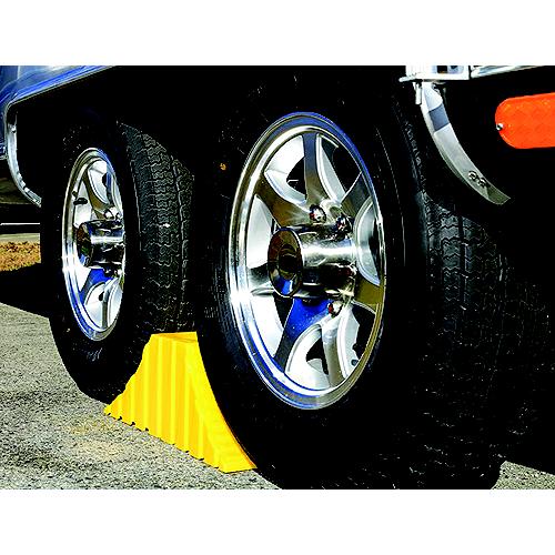 Camco 44435 Tandem Wheel Chock - 44435 - 17-44435F1